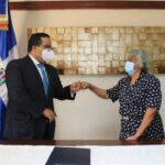 Lic. Manuel Oviedo Estrada, Director General de la OCABID y La Dra. Dulce María Patria Cepeda Rosario