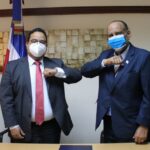 Lic. Manuel Oviedo Estrada, Director General de la OCABID y el Sr. Jaime Áureo Tío Fernández quien preside la fundación Vida y Esperanza